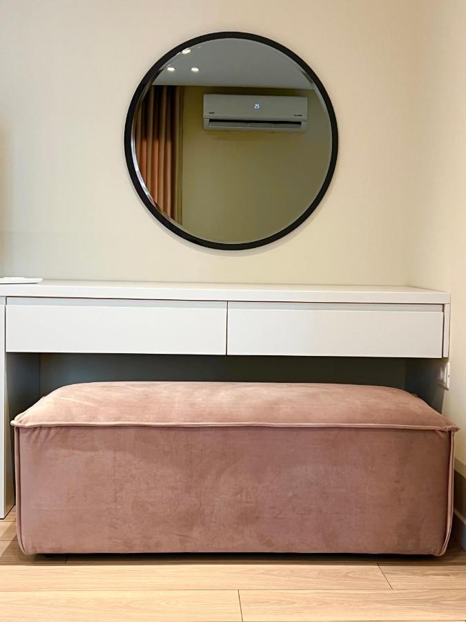 Tirana Center Hideaway Apartment ภายนอก รูปภาพ