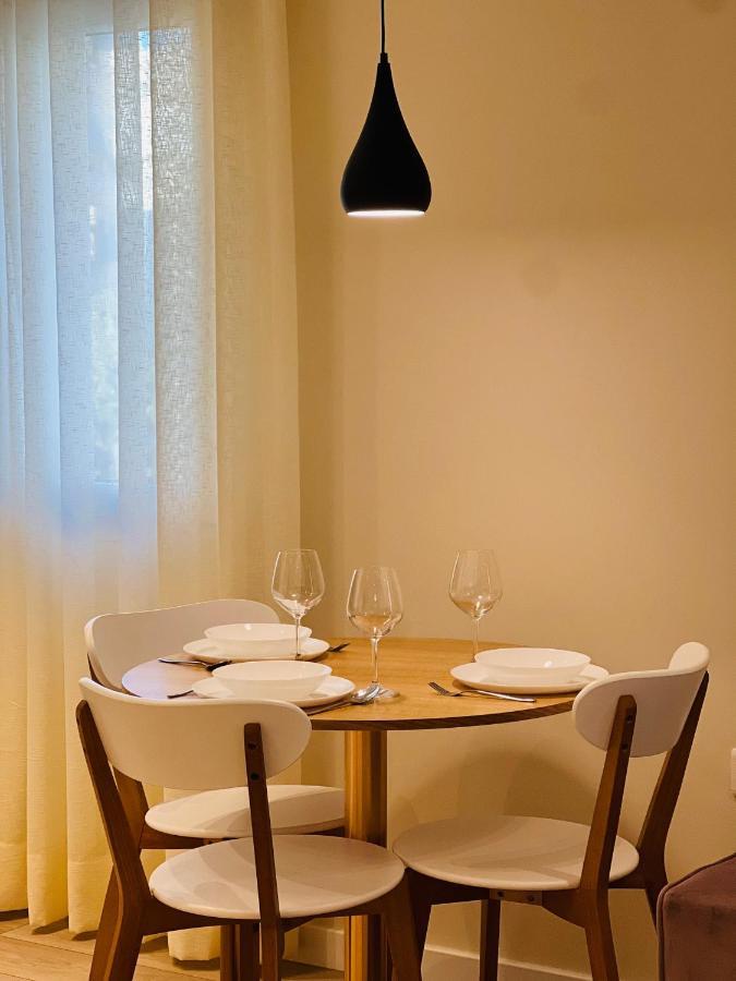 Tirana Center Hideaway Apartment ภายนอก รูปภาพ