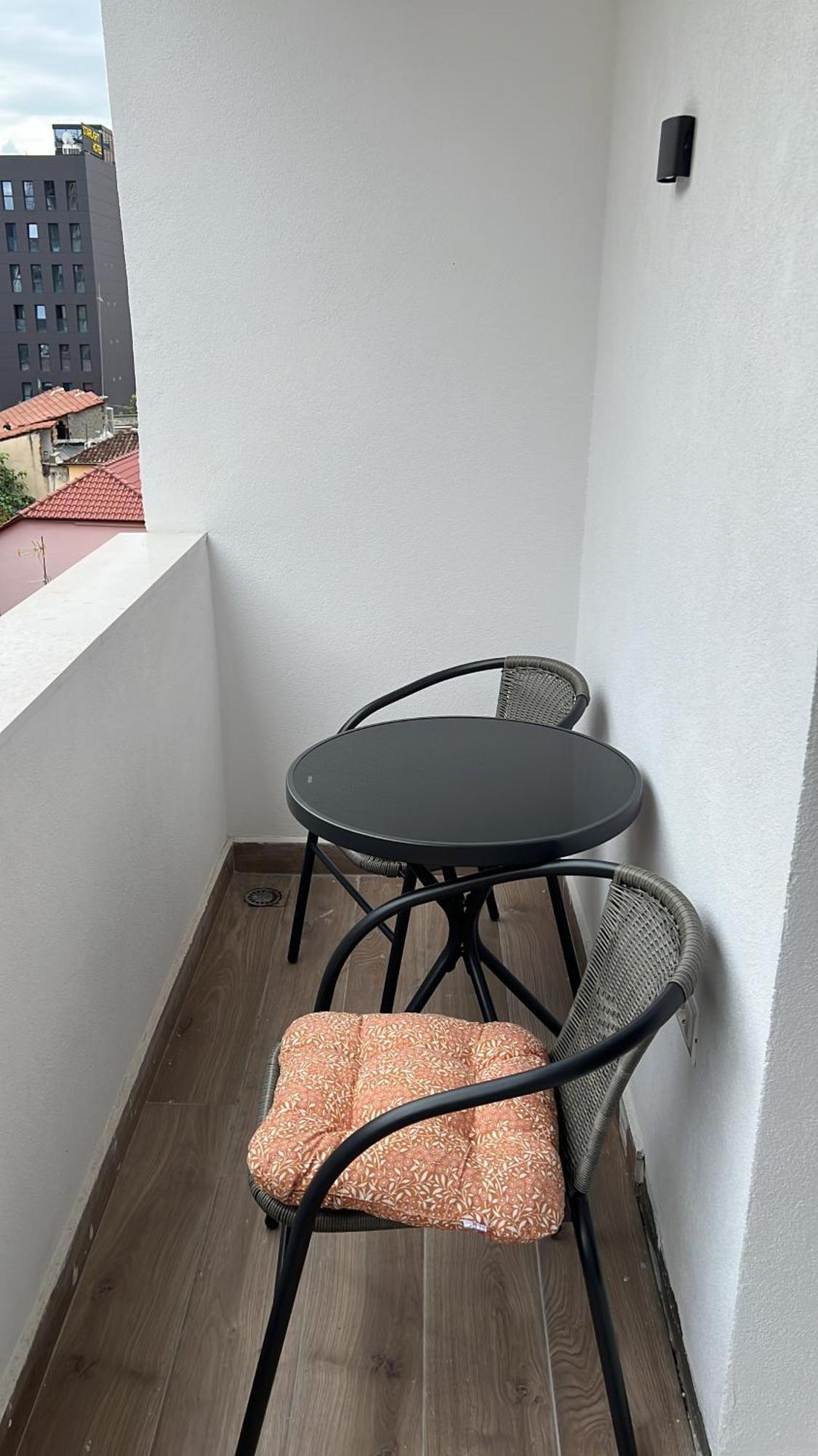 Tirana Center Hideaway Apartment ภายนอก รูปภาพ